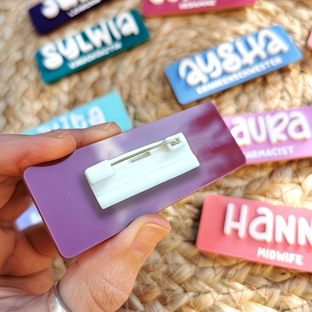 Personalized Name Brooch Badge - Embroidery Texture recensione e prezzo