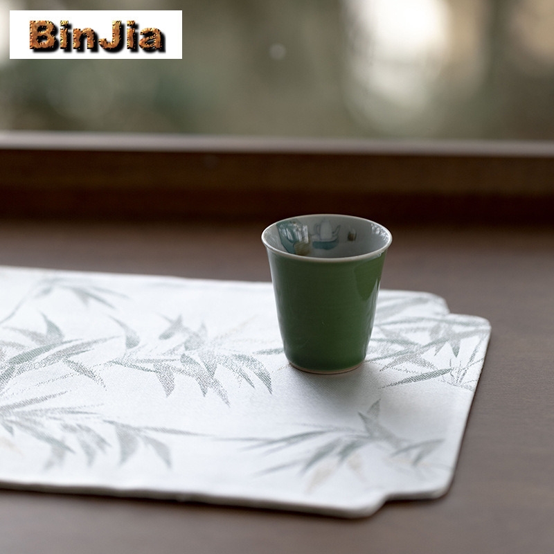 Brocade Embroidery Tea Table M - Embroidery Cloth recensione e prezzo