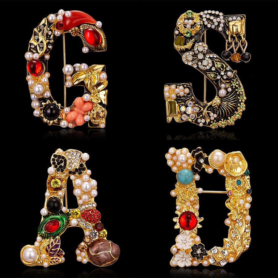 Fashion Enamel Pearl Rhineston - Embroidery Letter M recensione e prezzo