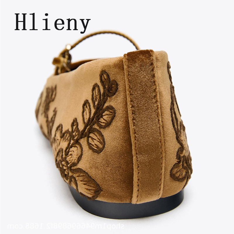 Hlieny 2026 Summer Women Mary  - Embroidery Flower recensione e prezzo