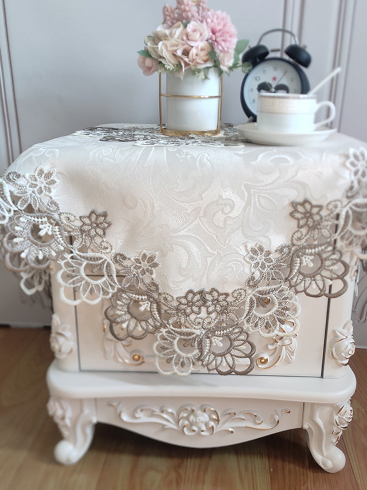 European Sle Bede Table Cover  - Embroidery Cloth recensione e prezzo
