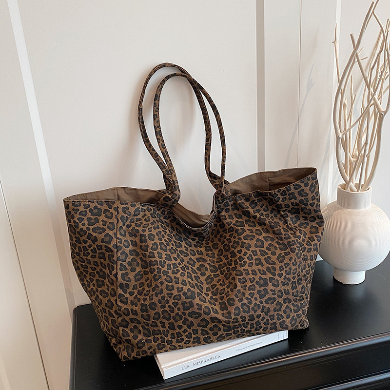 Fashionable Leopard Print Tote - Embroidery Texture recensione e prezzo