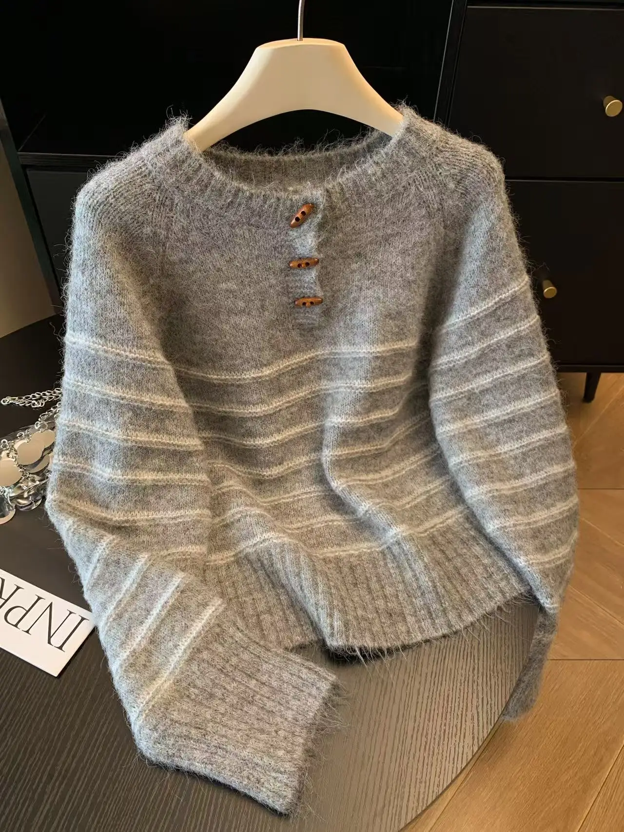 Autumn Winter Women's Striped  - Embroidery Shirt recensione e prezzo