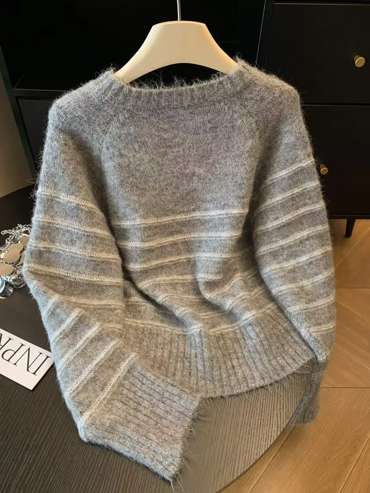 Autumn Winter Women's Striped  - Embroidery Shirt recensione e prezzo