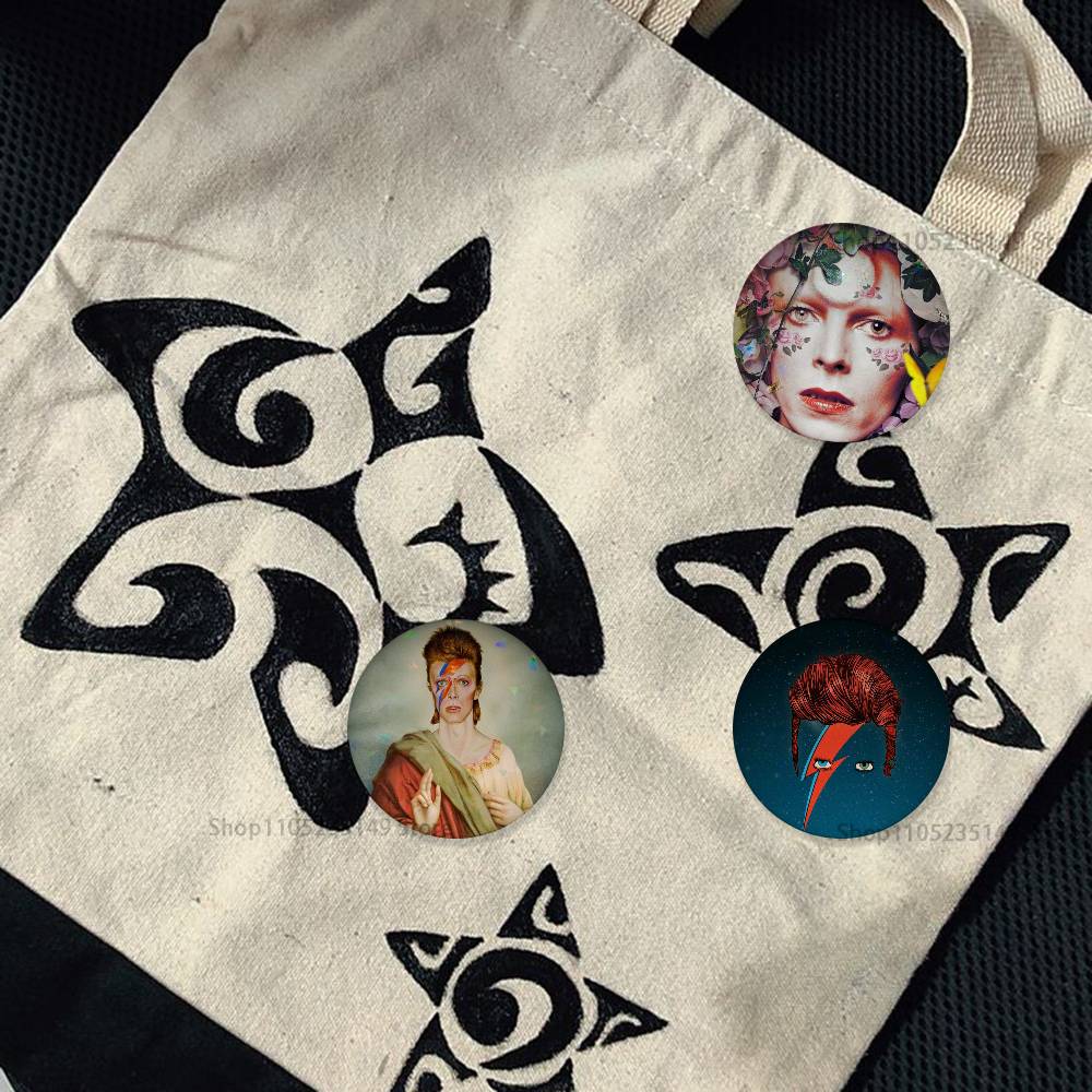 Singer D-David Bowie Tinplate  - Embroidery Texture recensione e prezzo