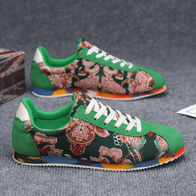 Old Beijing Cloth Shoes Embroi - Embroidery Cloth recensione e prezzo