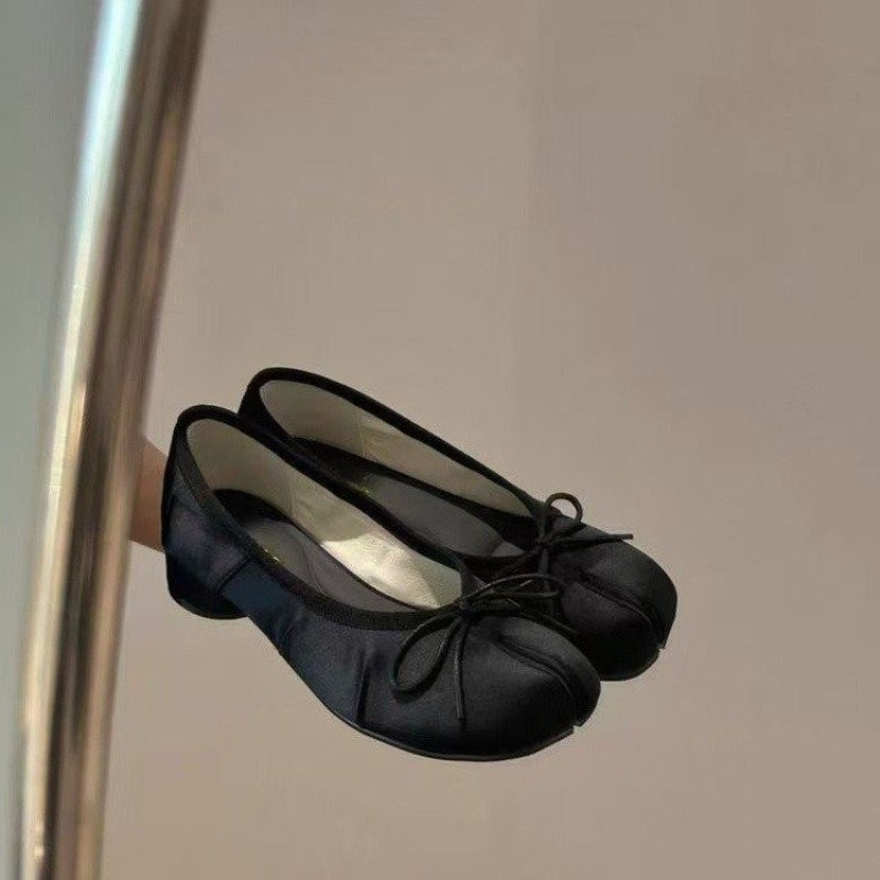 Sweet Bow Women's Spring 2026  - Embroidery Flat Shoes recensione e prezzo