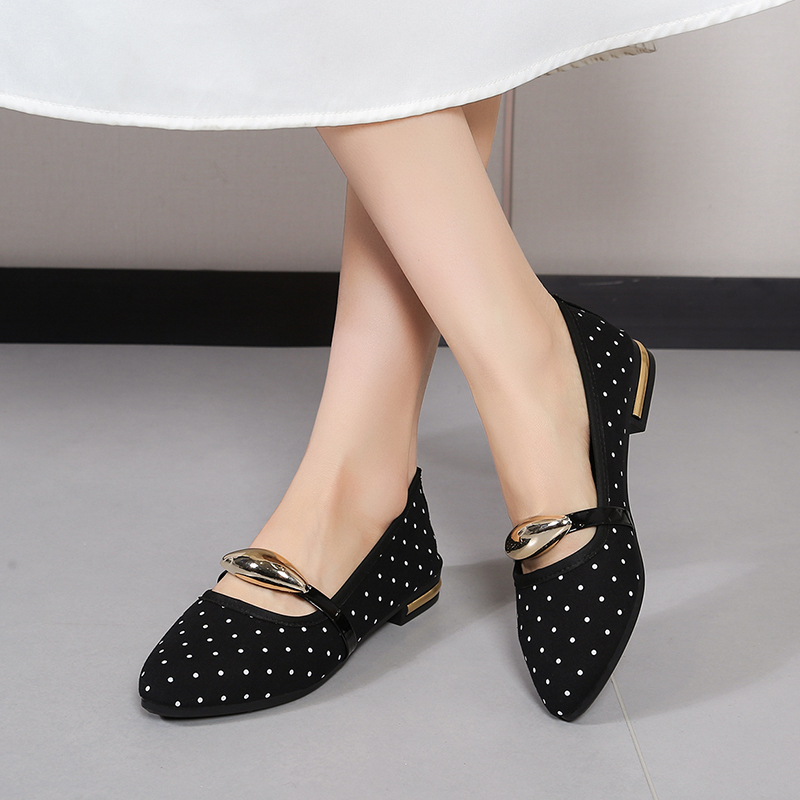 Spring and Autumn Elegant Poin - Embroidery Flat Shoes recensione e prezzo