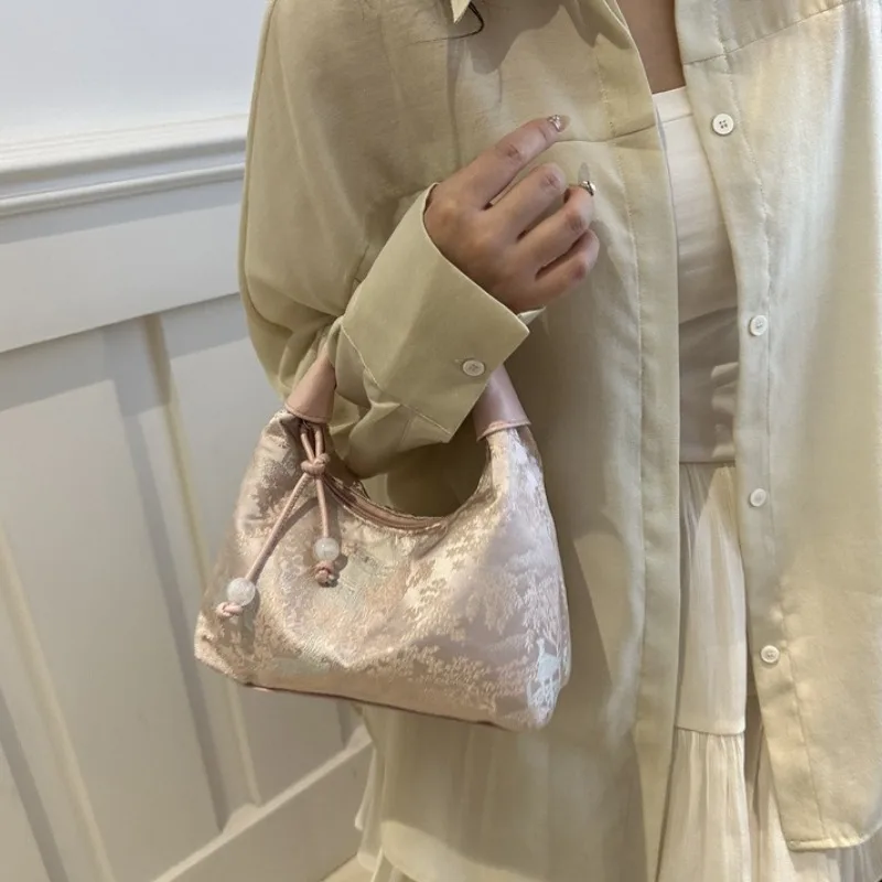 Sweet Embroidery Shoulder Bag  - Embroidery Texture recensione e prezzo