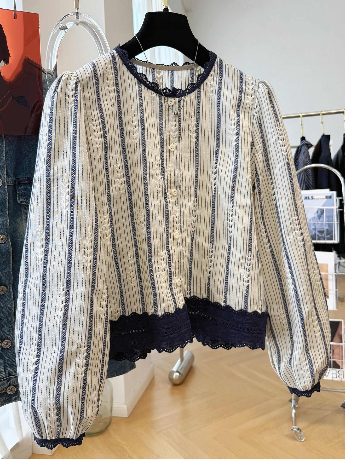Women's Striped Lace Trim Blou - Embroidery Shirt recensione e prezzo