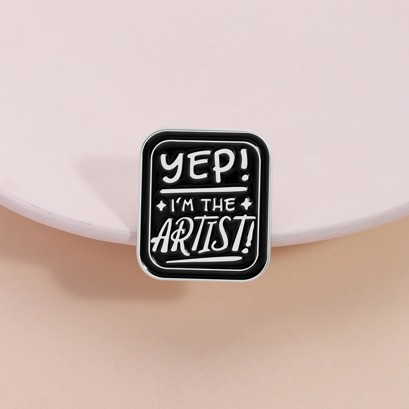 Yep I’m The Artist Enamel Pin  - Embroidery Letter M recensione e prezzo