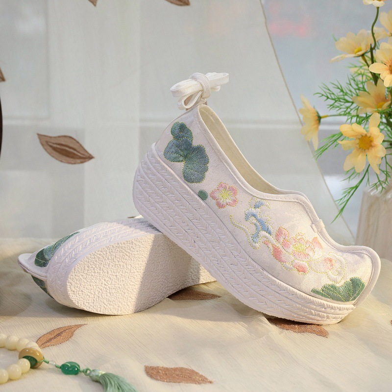 2026 Women's White Lotus Embro - Embroidery Cloth recensione e prezzo