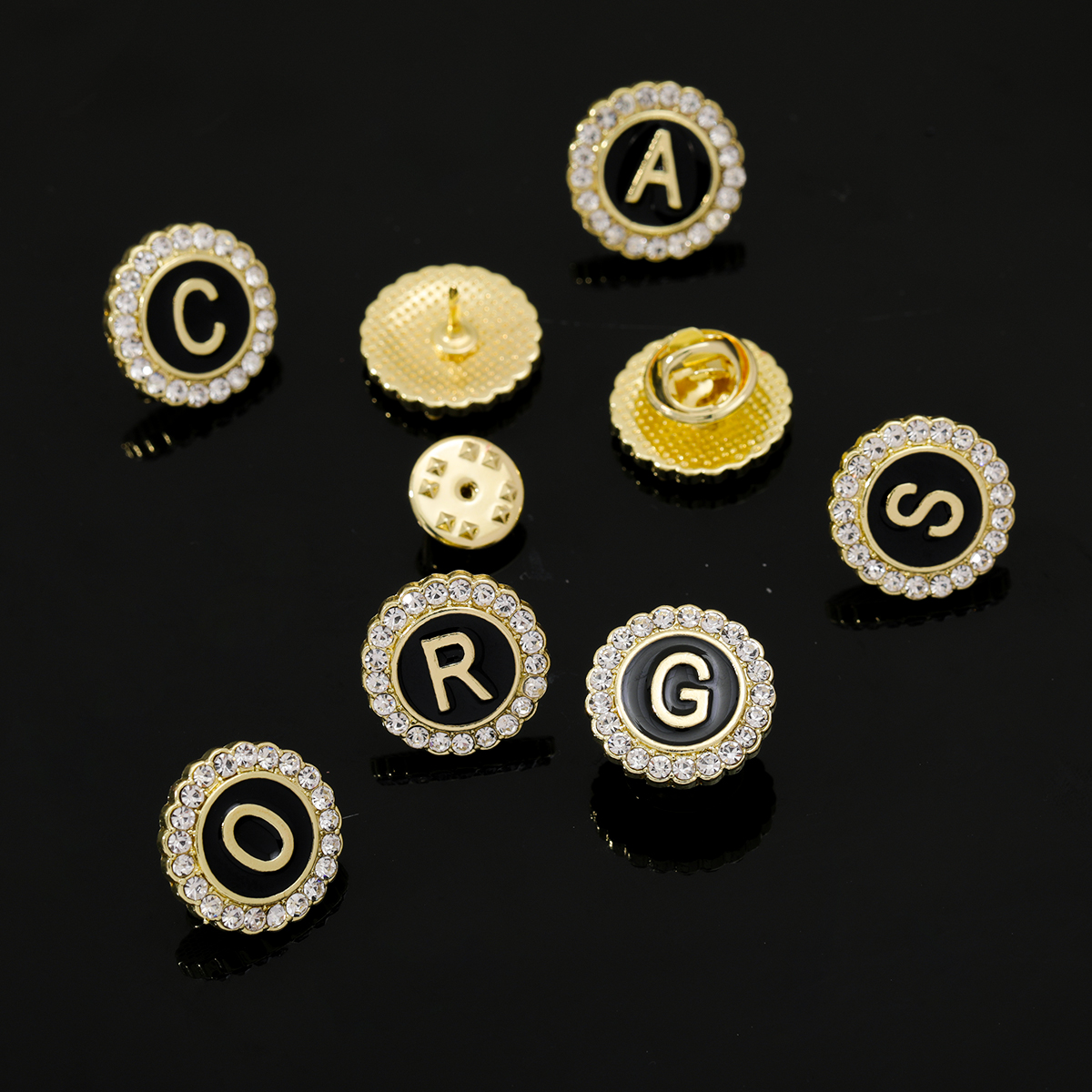 Shiny 26 Alphabet Crystal Roun - Embroidery Letter M recensione e prezzo